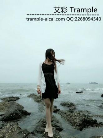 大二女生佳佳的裸足口水