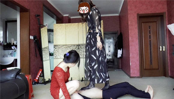 【冰时代】超模女巨人残忍踩踏压杀1米60小M