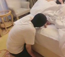 【汐月】表妹午睡舔脚被发现后的下场 bf6709