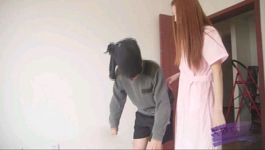 甜甜美女护士调教屈辱病人