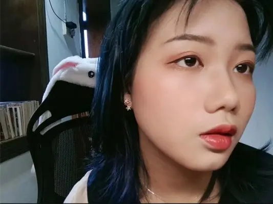 【00后蕬小乃】踩档虐裆，踢裆，恋足舔脚