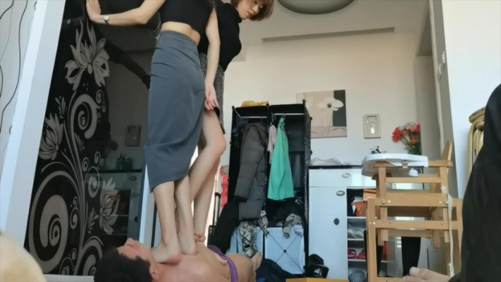 安然女帝全体重跳踩脖子
