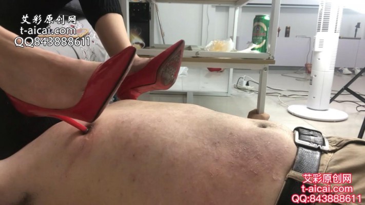 【蓝色】172高小姐姐，对M实行耐疼痛训练 虐乳钻还是虐乳 YC-210730