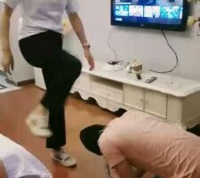 【梦蝶女王】暴力踢踹打宠物 bf17671