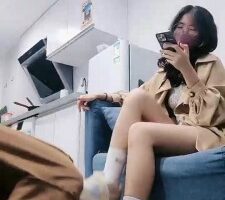 【嘉妮】学生S臭鞋臭袜气味辱狗【双视角版】 bf20078