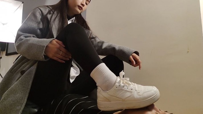 梦晨女王脏鞋底调教 YC-221115