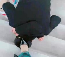 【媚朵】旗袍女S楼道调奴舔脚踩狗爪 bf20875