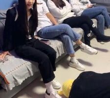 【精神小妹】多S群调-社会女青年暴打逃跑狗 bf24740