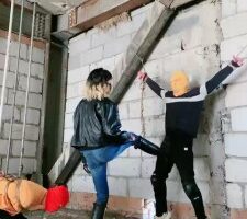 【美离子】户外刑房暴力鞭打双奴/清理靴子吃土 bf25010