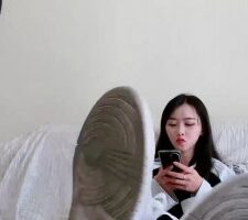【路子】近距离狂舔脏鞋臭脚 bf25815