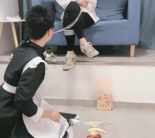 【晚晚】运动鞋踩踏喂食/喝洗脚水 bf26378
