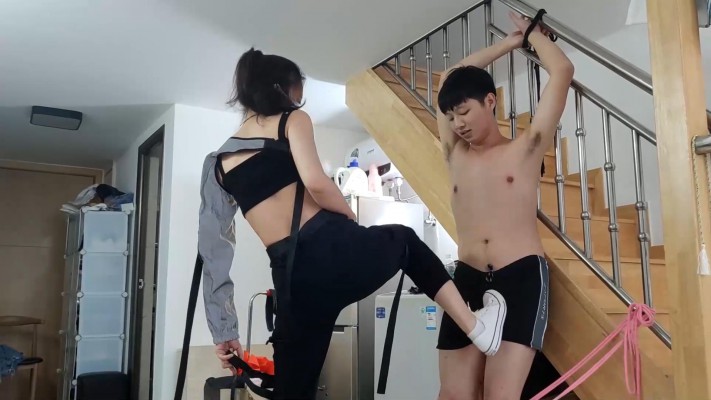 上集：大力出奇迹之低帮白匡威踢裆，你只管忍着，剩下的交给小鱼姐姐。YC-230323-3