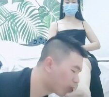 【重庆男神】180南航空姐调-闻舔原味肉丝脚/提档/踩踏脚喂酸奶 bf26923