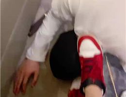 【不知名美女】超会舔脚的狗  JS230510