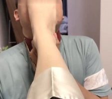 【不知名美女】闻舔臭脚/虐乳/迷恋原味黑丝 bf28589