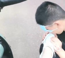 【美容院S】户外公园遛-狗爬行/舔白鞋/叼鞋叼丝袜/鞭子抽 bf28729