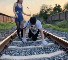 【领主老大】户外训调双狗-铁路遛钻胯踢裆/天台皮靴跳踩碾头 bf29548