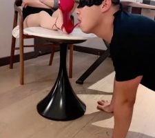 【宇婉莹】红高跟裸足恋足闻舔 bf31721