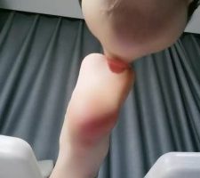 【小羊】母畜-近距离裸足喂酸奶/踩脖 bf32100