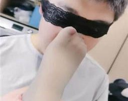【小羊】情侣奴-奴下奴-耳光抽/舔丝袜脚 bf34225
