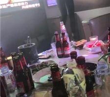 【女仆店S】圈内聚会玩SM游戏【完整版】 bf34987
