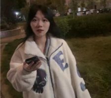 【狗哥】户外成功开发三个高颜值素人踩狗 bf36349