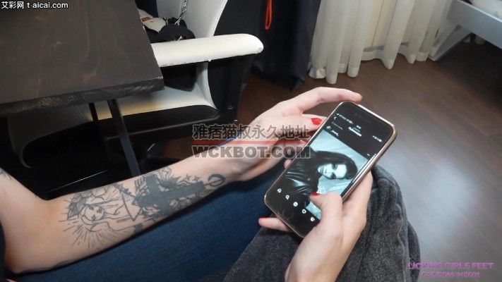 开发漂亮女网红当女王！舔脚吃臭袜子被美女网红虐惨了！bf19689