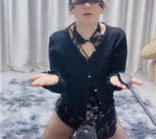 【北京嘟嘟】刑具暴力鞭打/舔长靴黑丝/碾压踩 bf37283