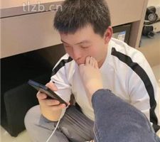 【魅儿】超臭原味白袜裸足捂脸 JS240127-10