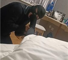 【鑫鑫夫妻】闻舔黑棉袜超臭裸足 JS2402018-11
