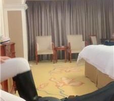 【蜜蜜骑士】马术女教练-给狗戴马鞍骑马狗爬/长靴全体重踩舔闻jiobf40270