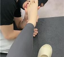 【安安sama】舔不好脚就要抽打踩踏/袜子塞嘴/骑马 bf40372