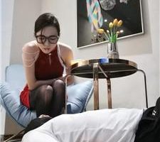 【皮皮】美女荷官性感压制-铆钉高跟踩/黑丝美腿诱惑/口水圣水 bf40924