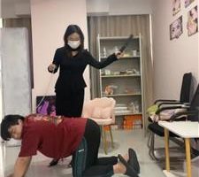 【素人挖掘机】白领S-黑丝高跟诱惑/骑马转胯/提档踩踏耳光 bf40994