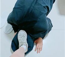 【梦熙】勒脖窒息/小白鞋白袜虐/脚耳光 JS240511-2