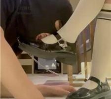 【姜果果】皮鞋白袜踩虐/虐乳滴蜡/喝洗脚水 JS240819-19
