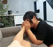 【辣姐】闺蜜下跪伺候-裸足狂舔/全体重踩踏/吃内裤/喝圣水 bf44148