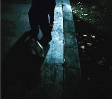 【拽拽】户外深夜公开溜贱奴 JS241011-8