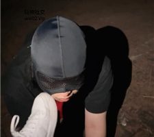 【素人挖掘机】深夜户外小白鞋白袜虐偷拍狂 bf45898