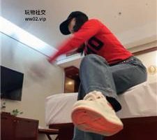 【红颜】健身后让狗舔原味鞋袜 bf46439