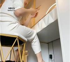【魅儿】脚底视角-裸足蹂躏踩 JS241115-37