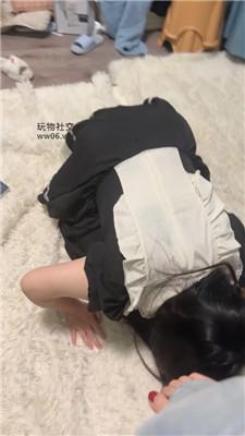 【小凤梨】母畜-舔裸足/伺候沐足 JS241123-23
