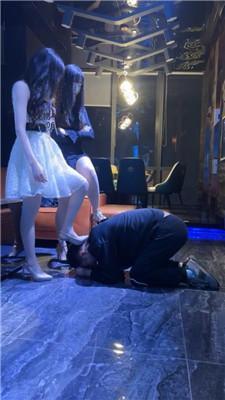 【偏不】KTV-双S-轮流抽耳光踢裆/【双视角版】 bf47574