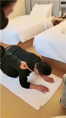 【璎珞】AJ鞋踩踏/重度鞭打/舔闻臭鞋/嘴喂牛奶 JS241202-2