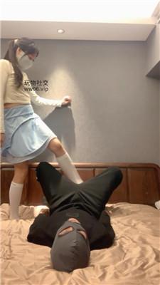 【宝娜s】白丝玉足美腿踩踏狂舔 bf47739