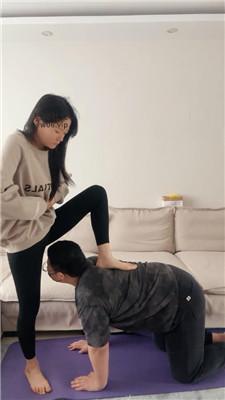 【埋汰】健身女神玉足蹂躏踩 bf48032