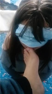 【伪娘和人妻】变装奴跪舔酸臭脚丫 JS241210-29