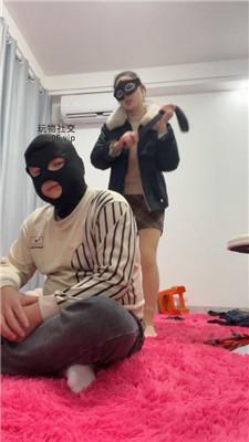 【姗姗】高跟肉丝脚踩踏鞭打 JS241211-46