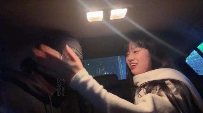 【素人挖掘机】抓到一个美女，在车里就不放过 JS241211-23