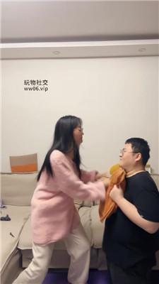 【埋汰】黑丝美腿舔/踩踏骑马 bf48407